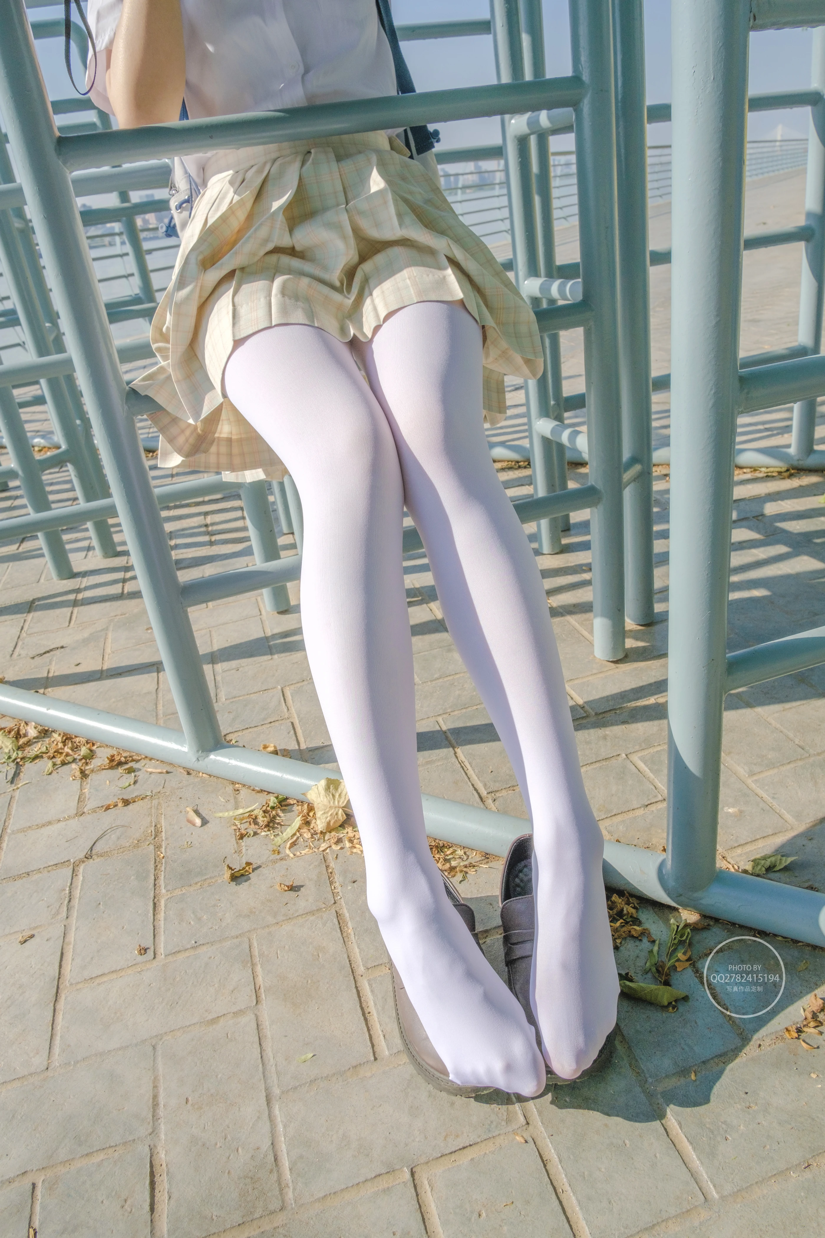 森萝财团 有料 NO.040 海边JK制服白丝 [95P]插图4